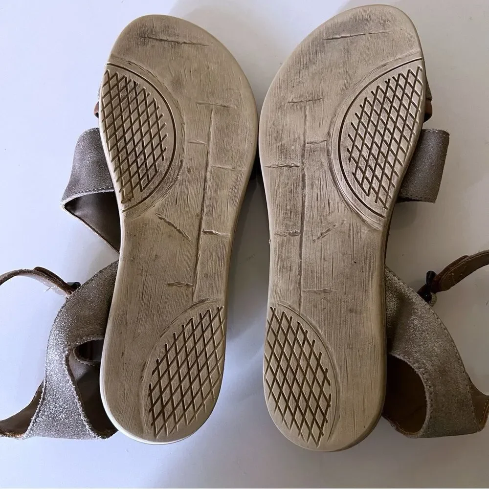 OTBT 'March On' Sandals Size 9.5